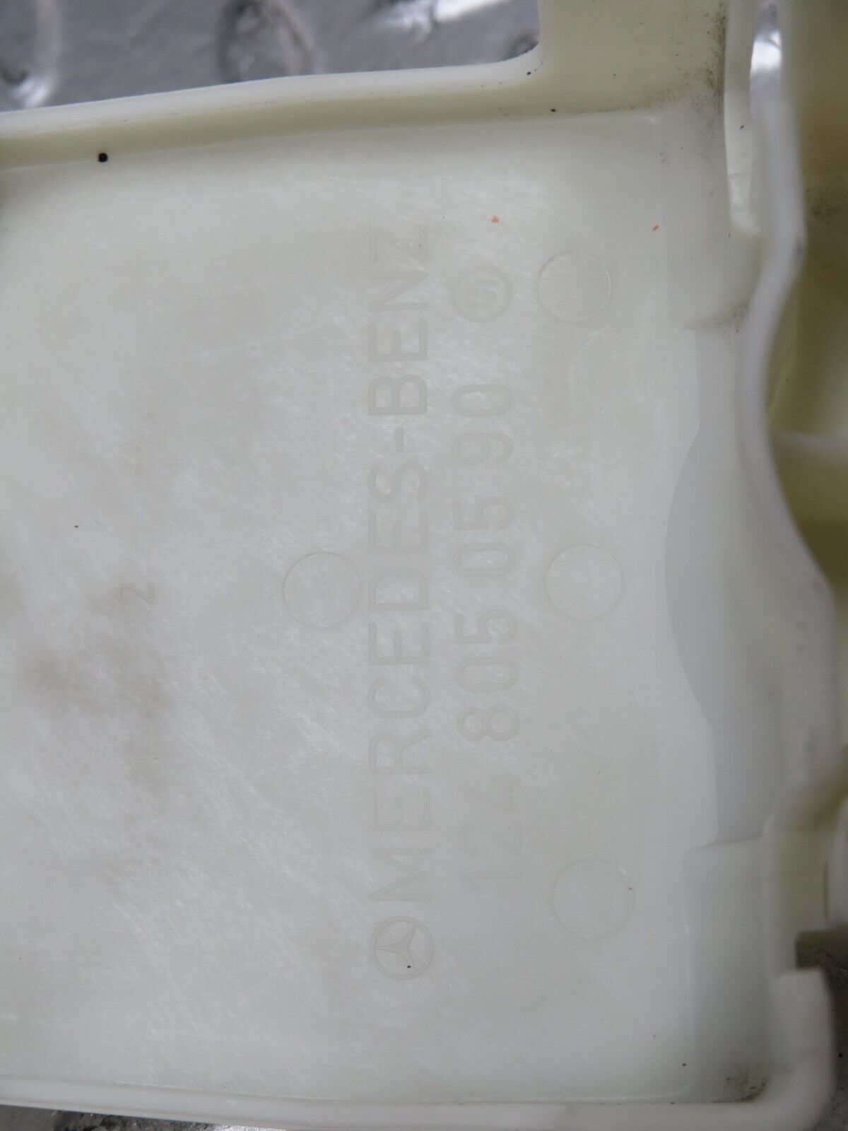 27500 Mercedes-Benz S124 300TE Rear Door Lock Vacuum Actuator Cover 1248050590