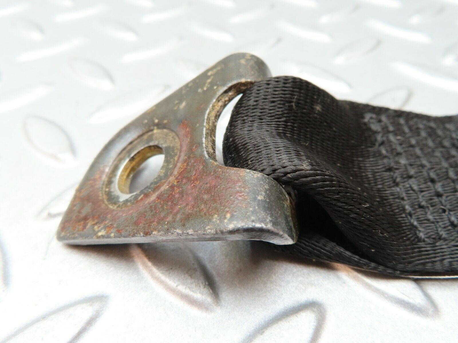 4403 Mercedes-Benz W123 230E Front Left Seat Belt 2018601685