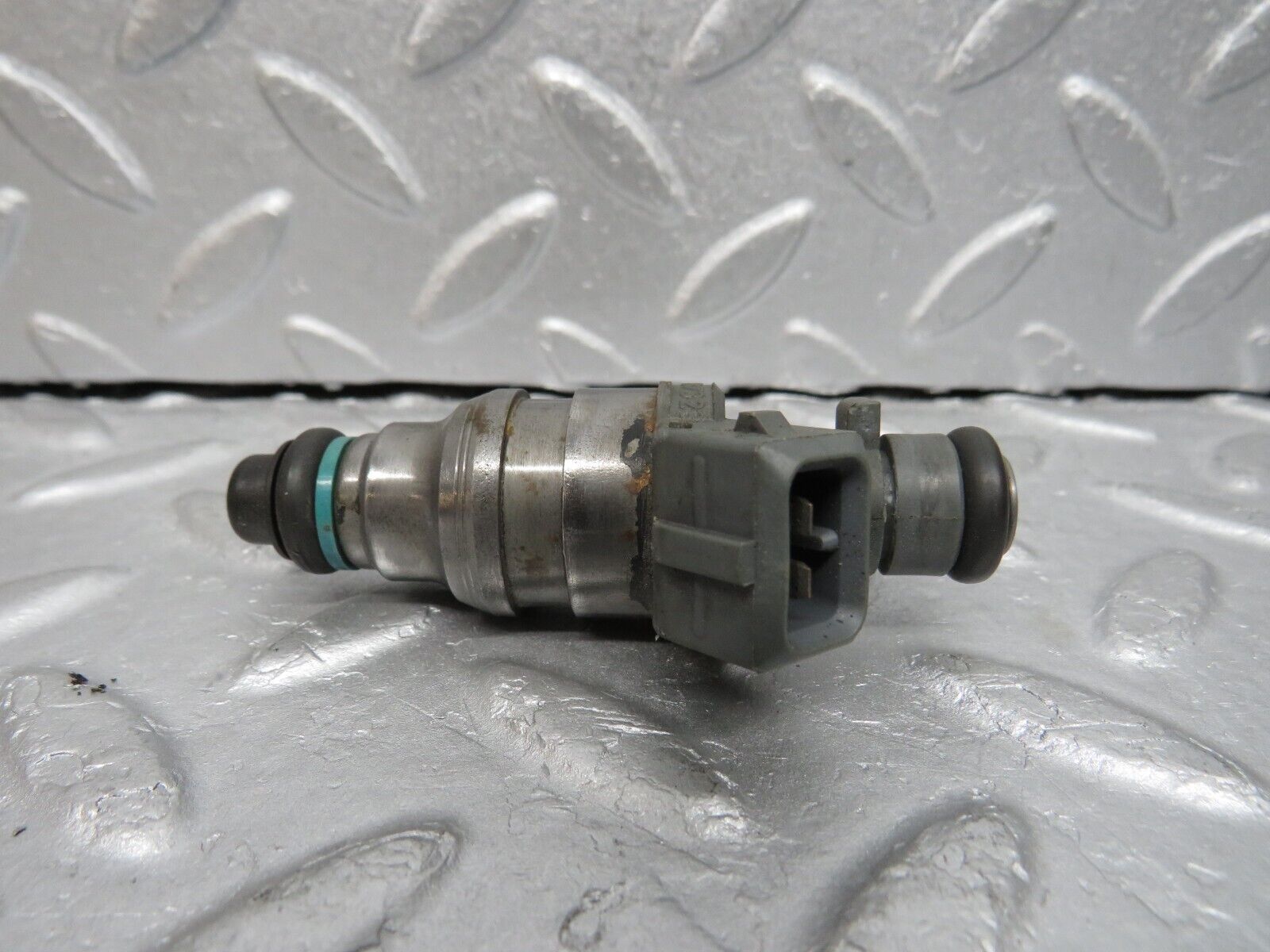 38651 Mercedes-Benz R129 280SL Coupe Fuel Injector Bosch 0000787323 0280155209