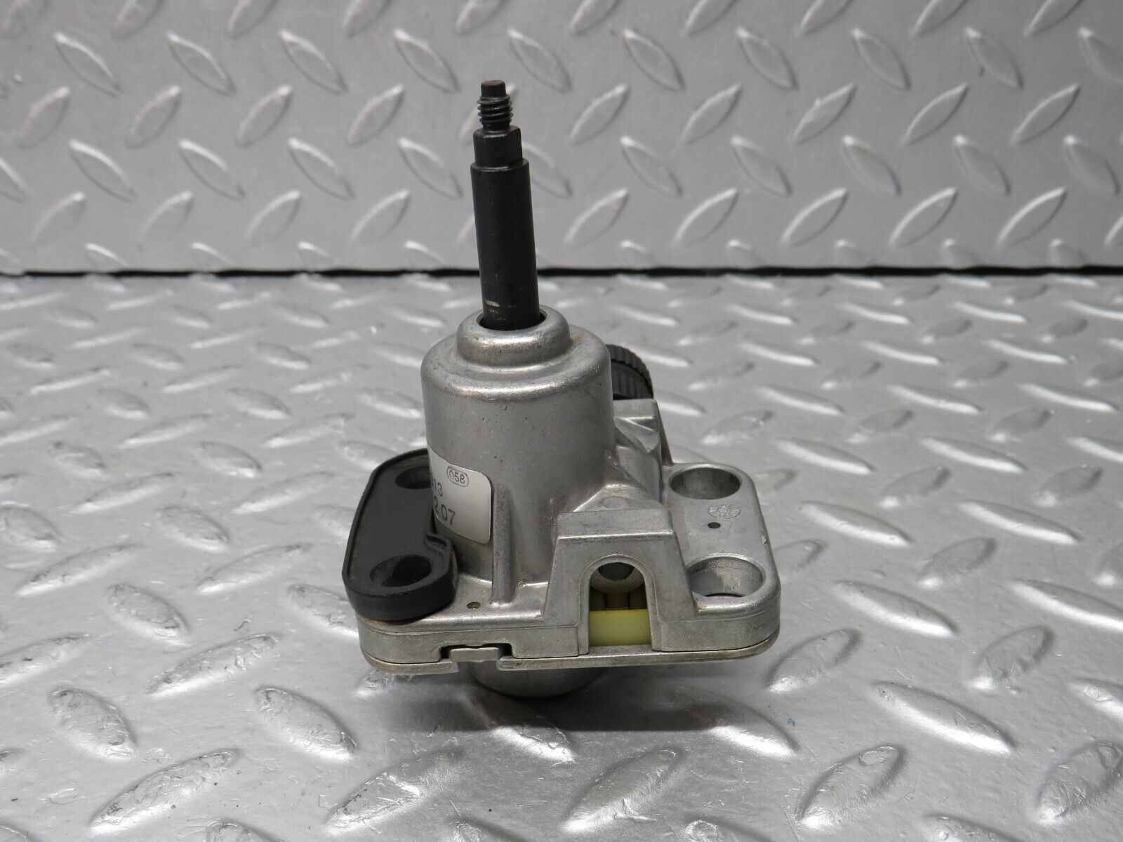 36854 Mercedes-Benz R129 300SL-24 Front Left Seat Adjustment Motor Bosch 1136201013 1298201207