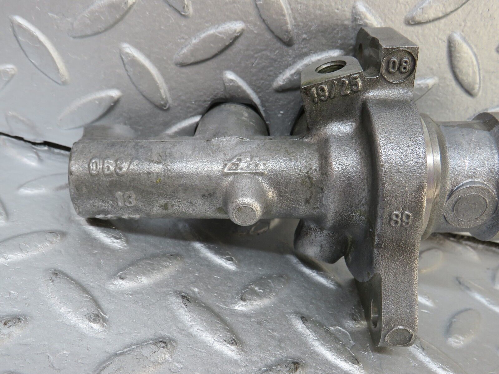 36031 Mercedes-Benz W126 420SE Brake Master Cylinder ATE