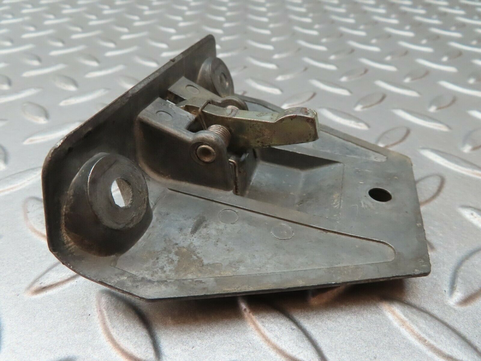 4760 Mercedes-Benz W114 280CE Coupe Boot Latch Lock