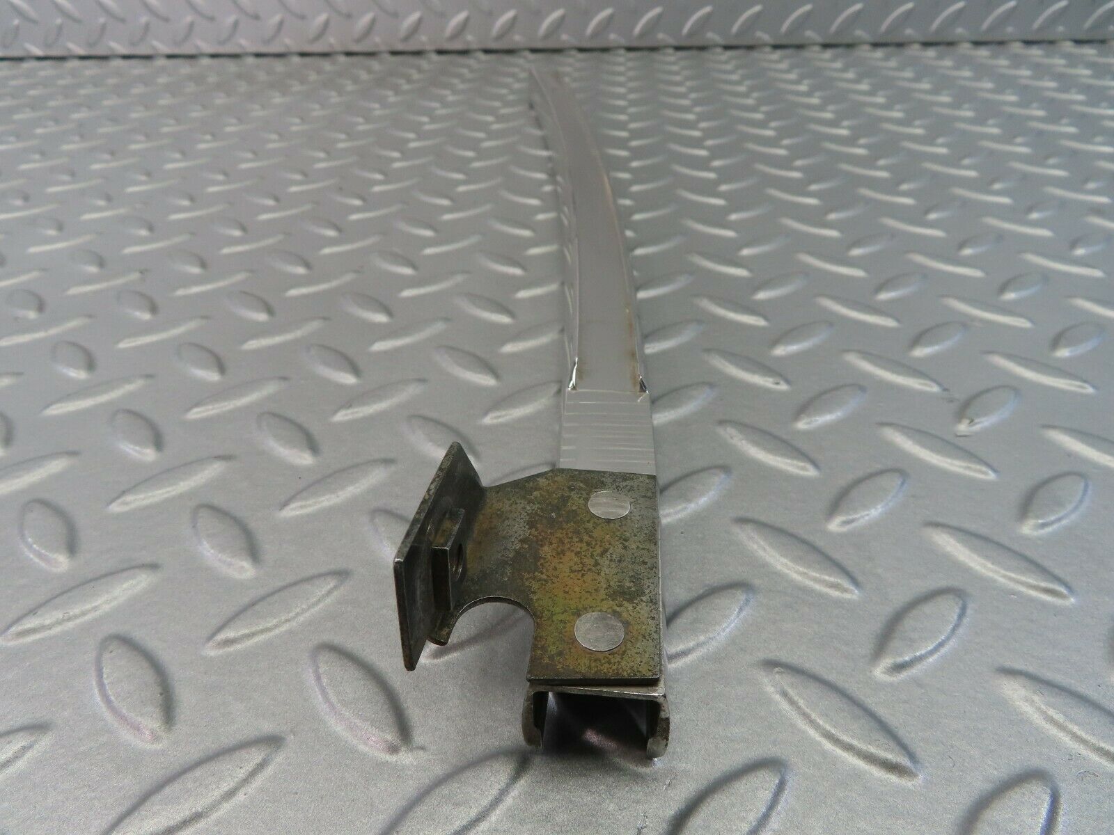 7280 Mercedes-Benz W116 450SE Rear Right Chrome Window Channel