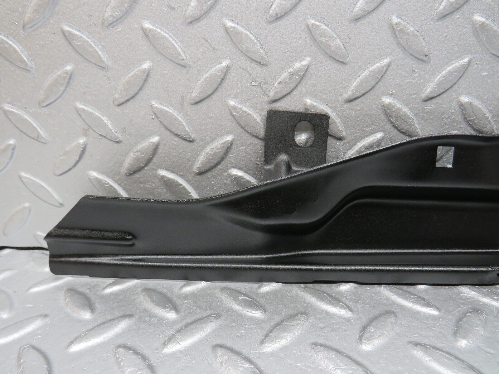 38011 Mercedes-Benz A124 320E Cabriolet Rear Left Window Channel Support