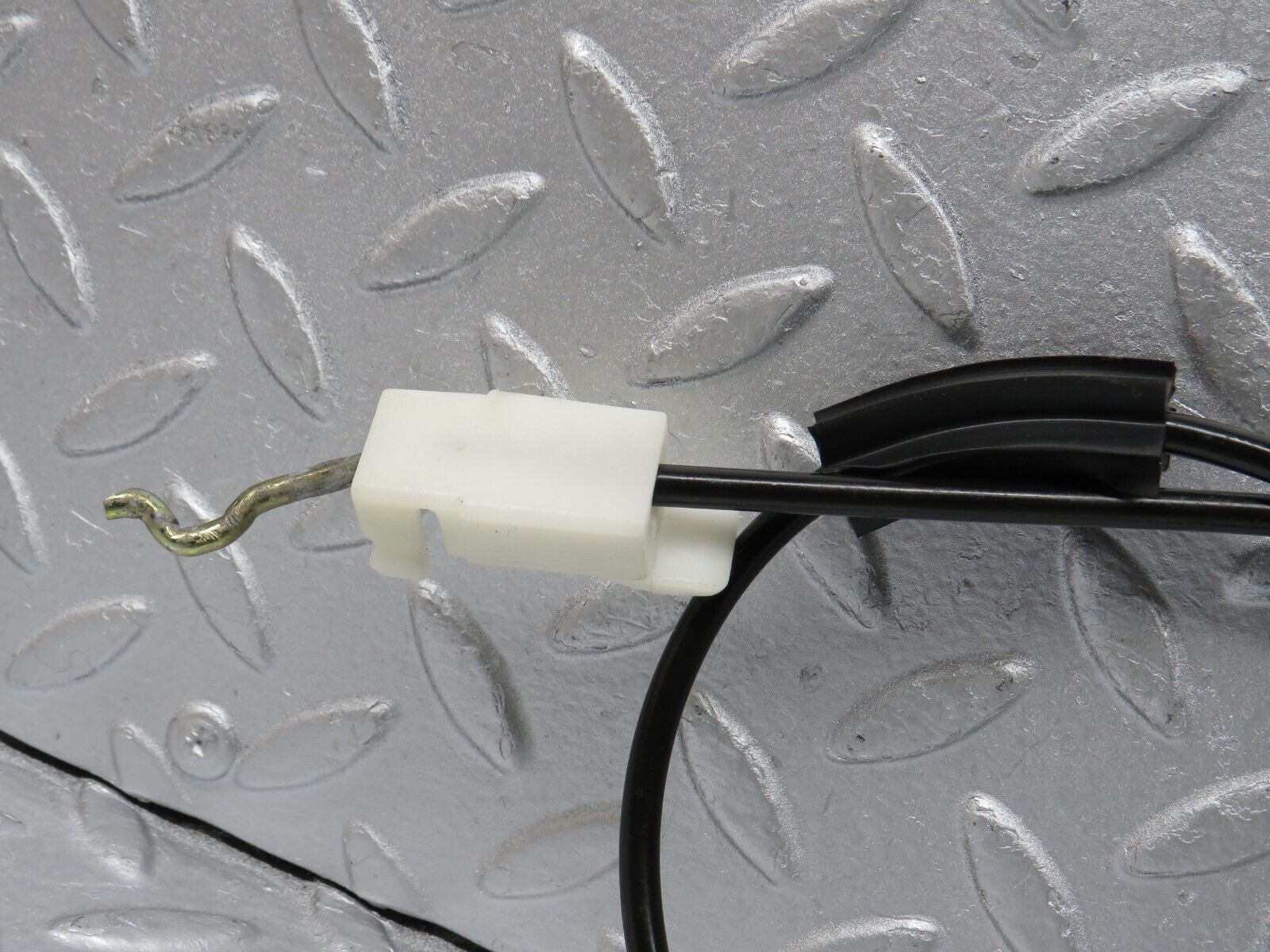 38476 Mercedes-Benz R129 280SL Coupe Door Lock Cable