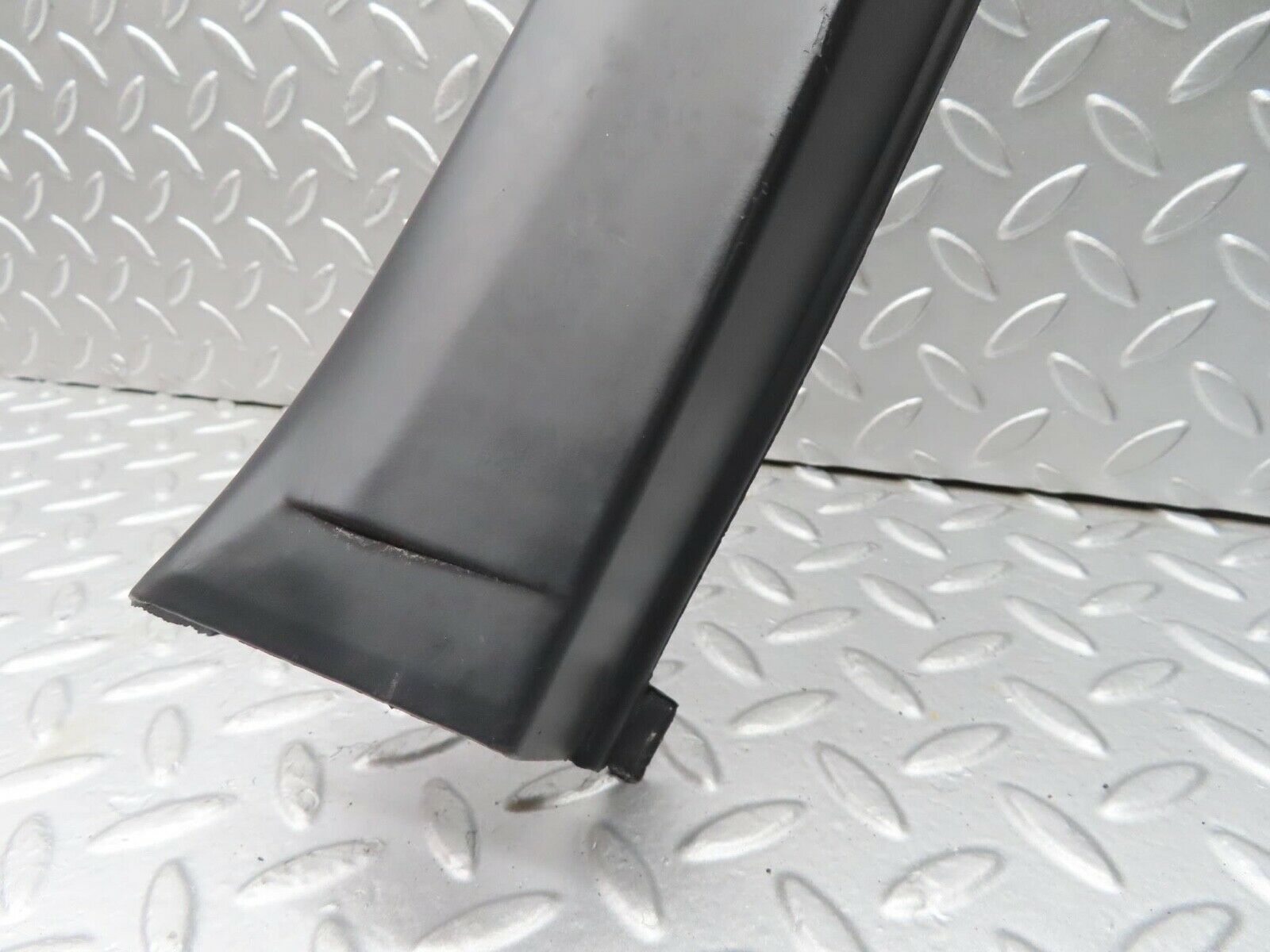 14871 Mercedes-Benz W140 S320 Front Right Door Window Trim 1407206462