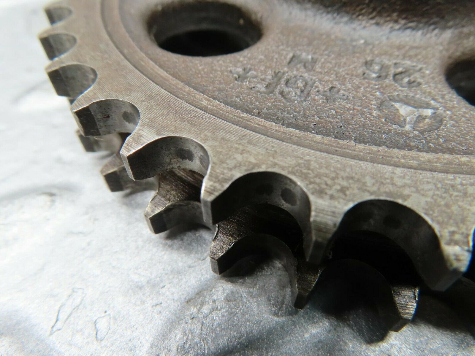 16692 Mercedes-Benz C107 380SLC Camshaft Timing Gear 1160520601