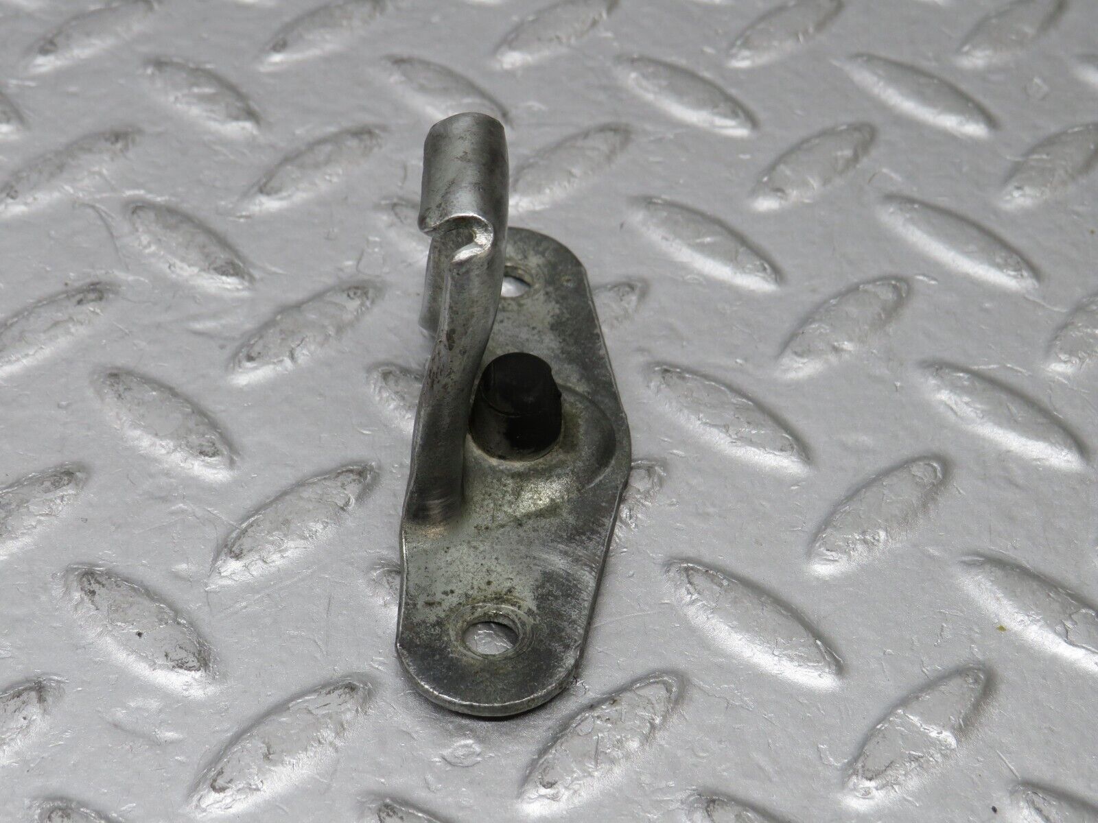 36073 Mercedes-Benz W126 420SE Trunk Lock Latch 1267580050