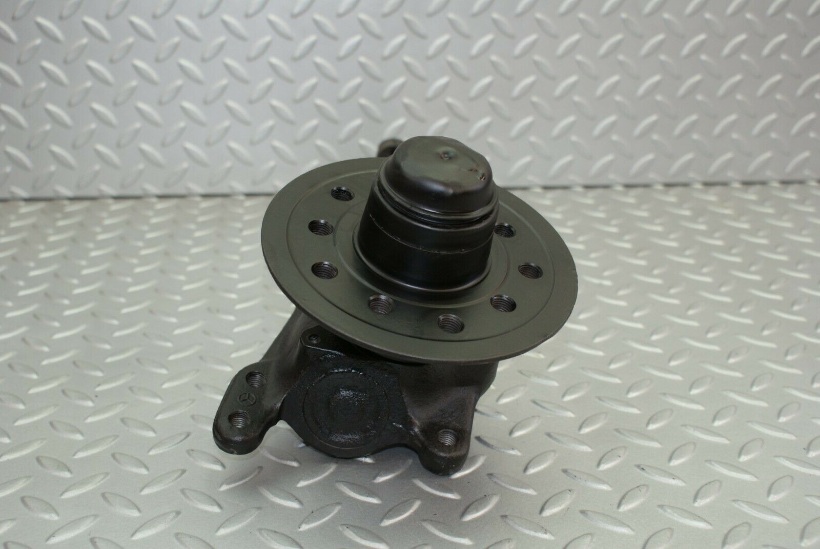 2702 Mercedes-Benz W116 350SE Wheel Hub Front Right