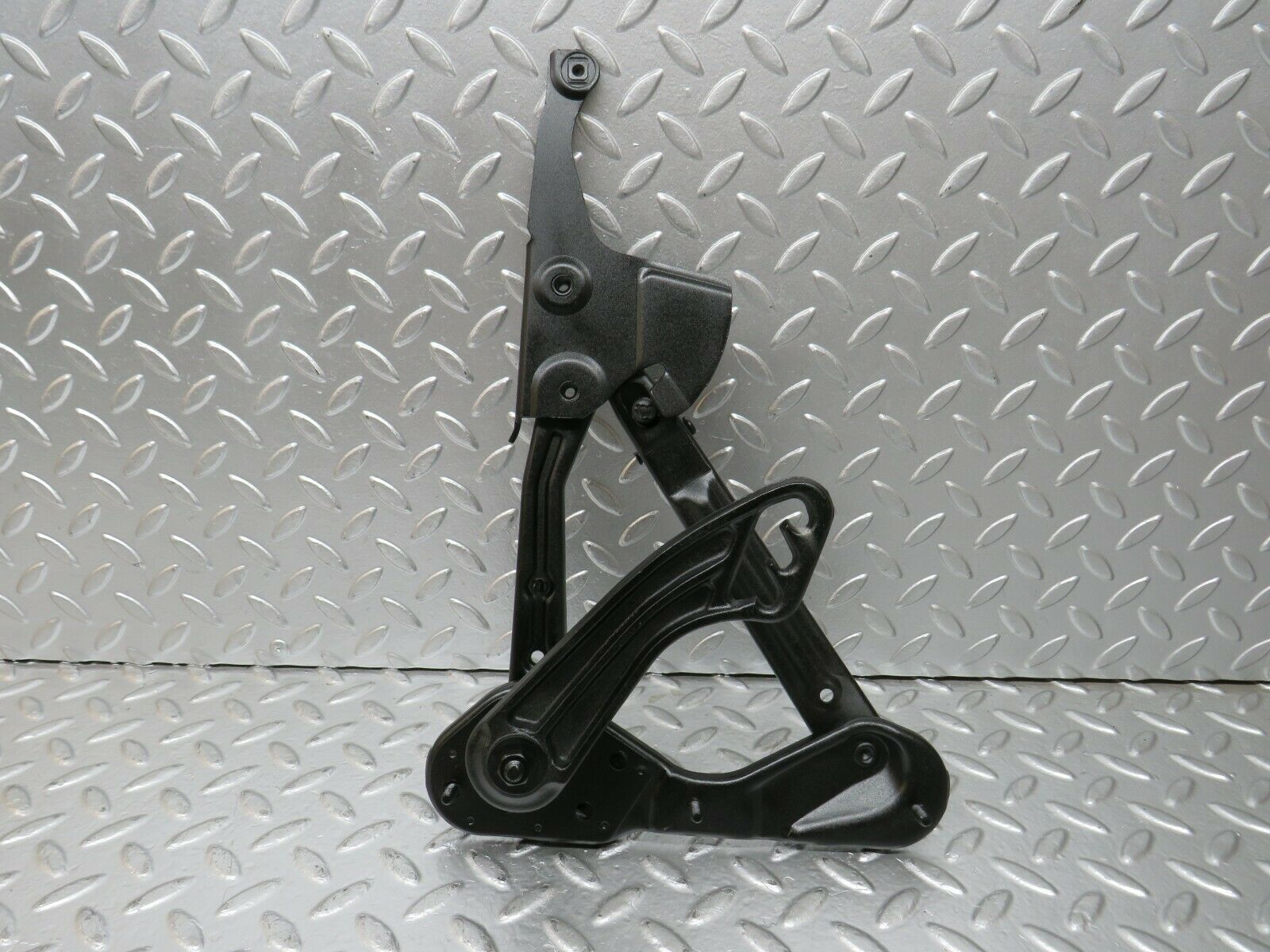 24236 Mercedes-Benz S124 220TE Wagon Bonnet Hinge Right Side 1298870274