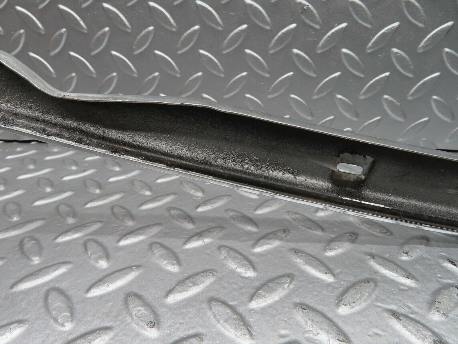 20877 Mercedes-Benz W114 250CE Coupe Bonnet Grill Chrome