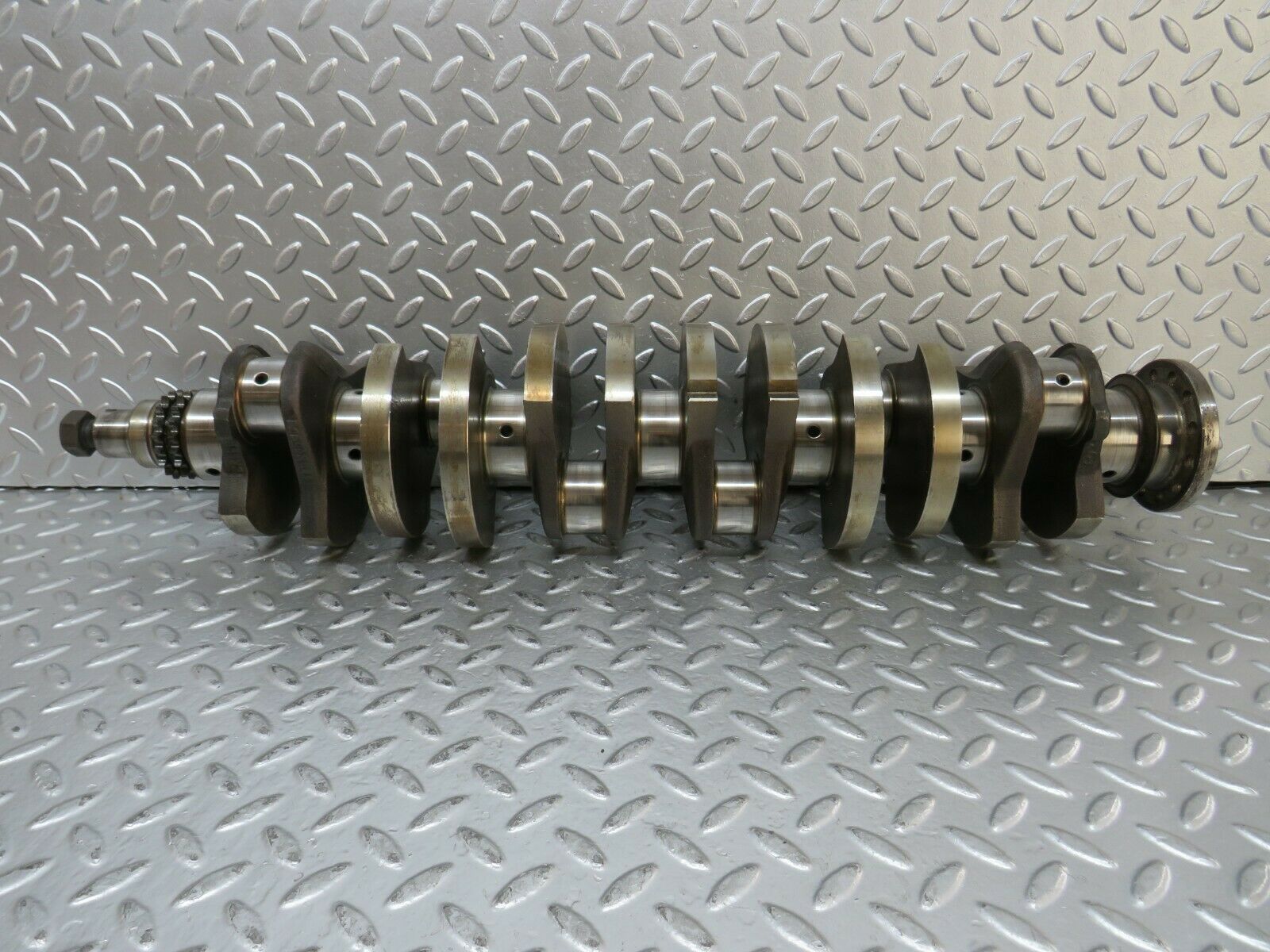 23678 Mercedes-Benz W114 280E Crankshaft 1100310101