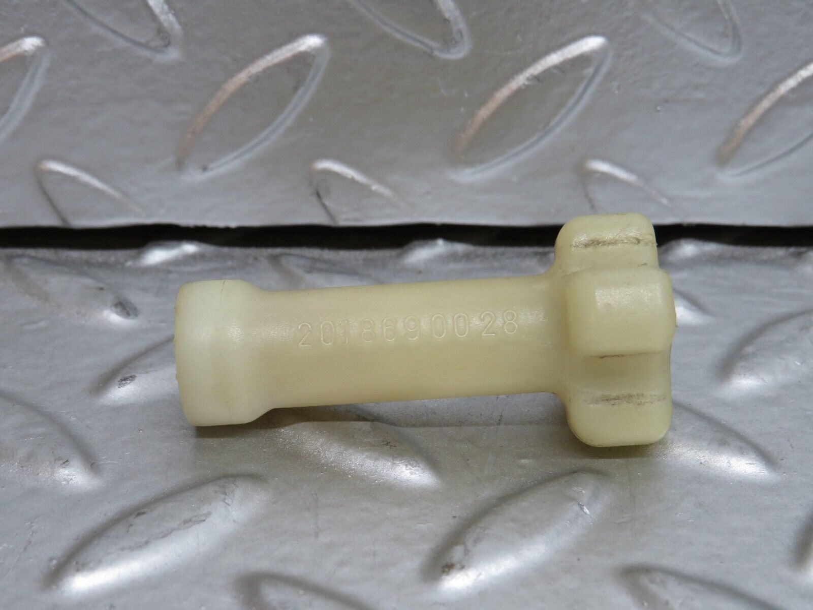 29182 Mercedes-Benz C124 320CE Windscreen Washer Reservoir Holder 2018690028