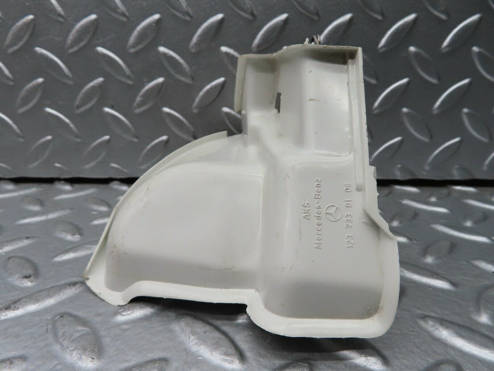 21645 Mercedes-Benz W126 300SE Rear Left Door Lock Mechanism 1237330108