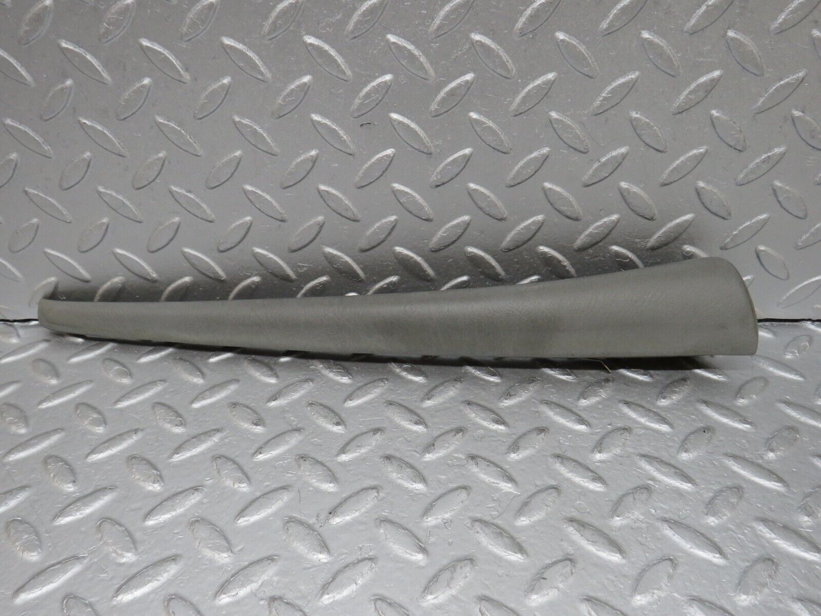 35971 Mercedes-Benz W126 420SE Front Right Door Panel Cover Grey