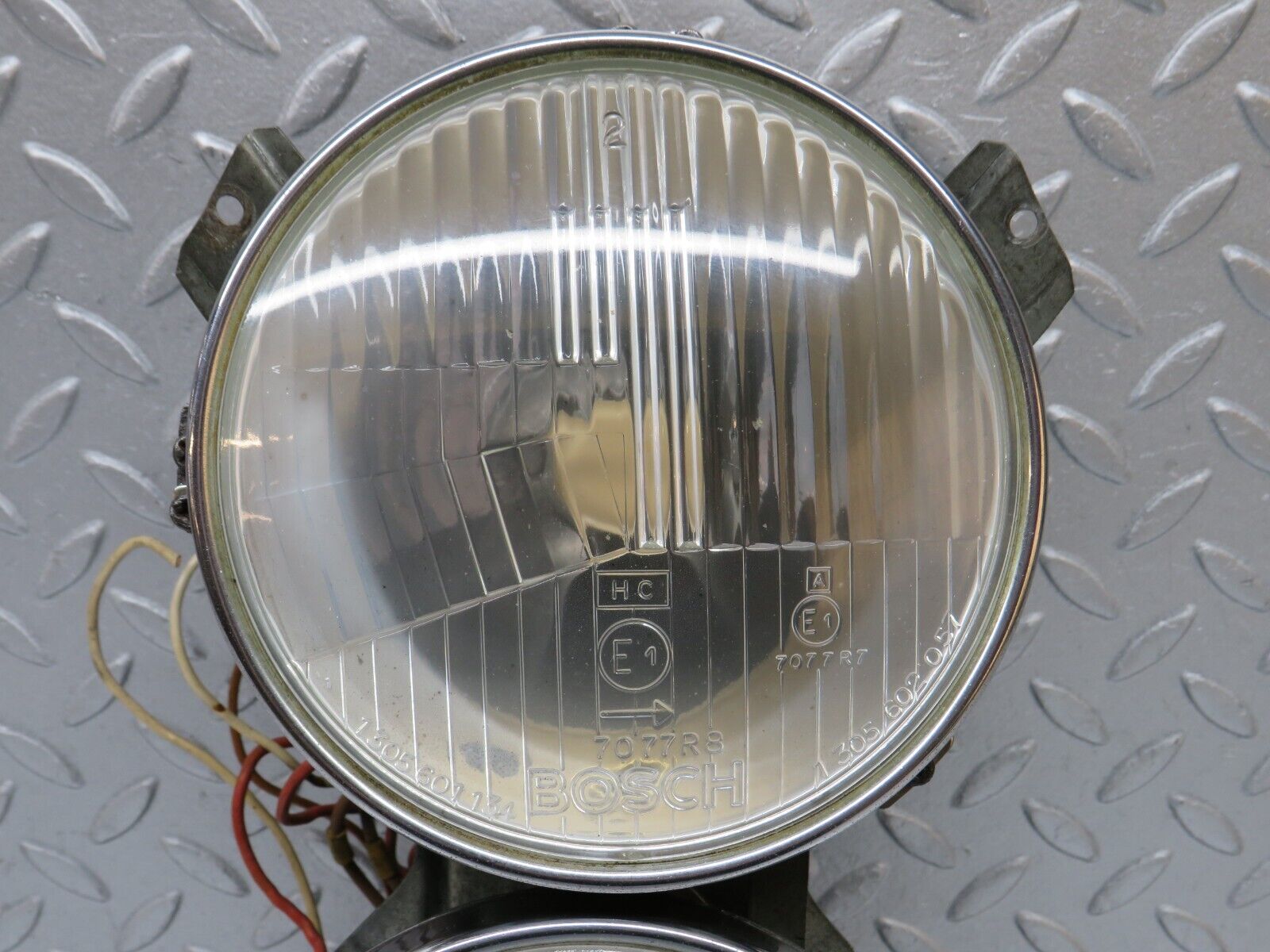 37581 Mercedes-Benz W109 300SEL Front Headlight Bosch Left/Right 1300508003 7077R8 1305601134 1305602059
