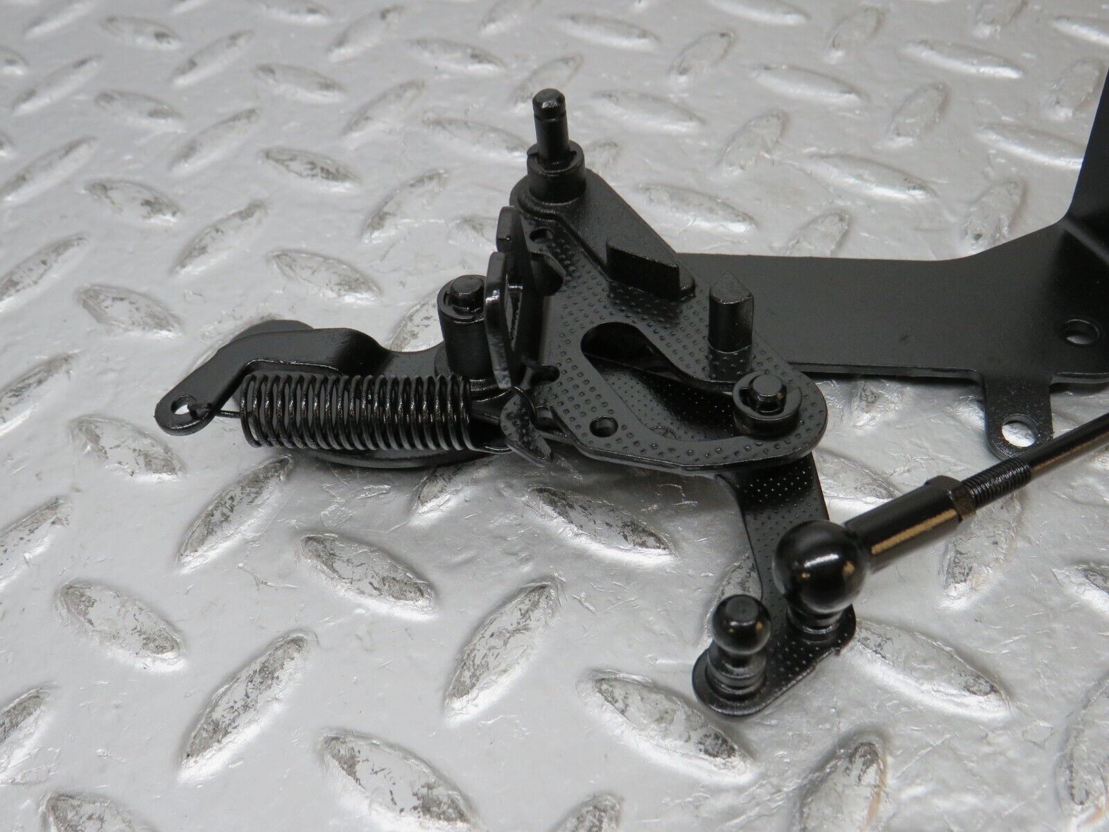 31534 Mercedes-Benz S124 220TE Wagon Throttle Linkage