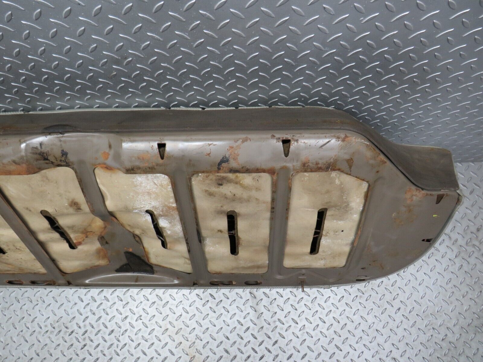 40512 Mercedes-Benz W110 230 Rear Seat Leather Beige