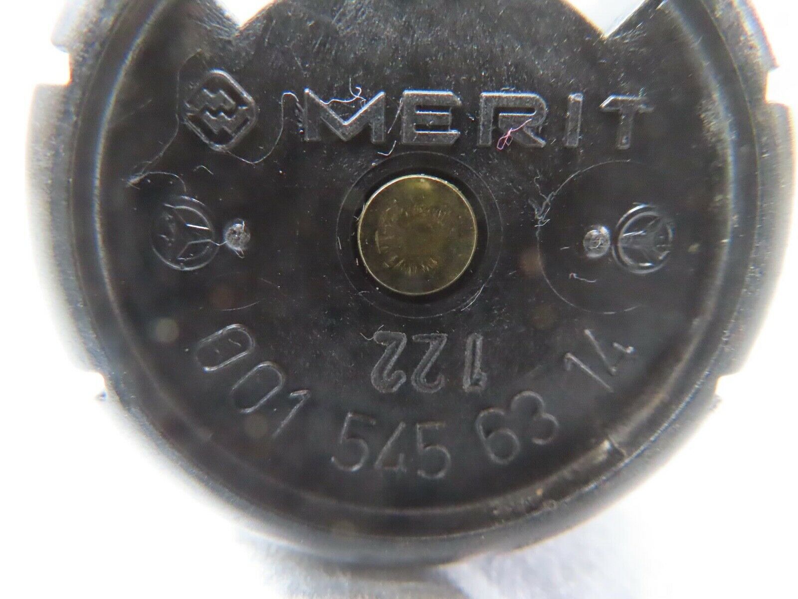 13563 Mercedes-Benz W123 200 Gearbox Kickdown Switch 0015456314