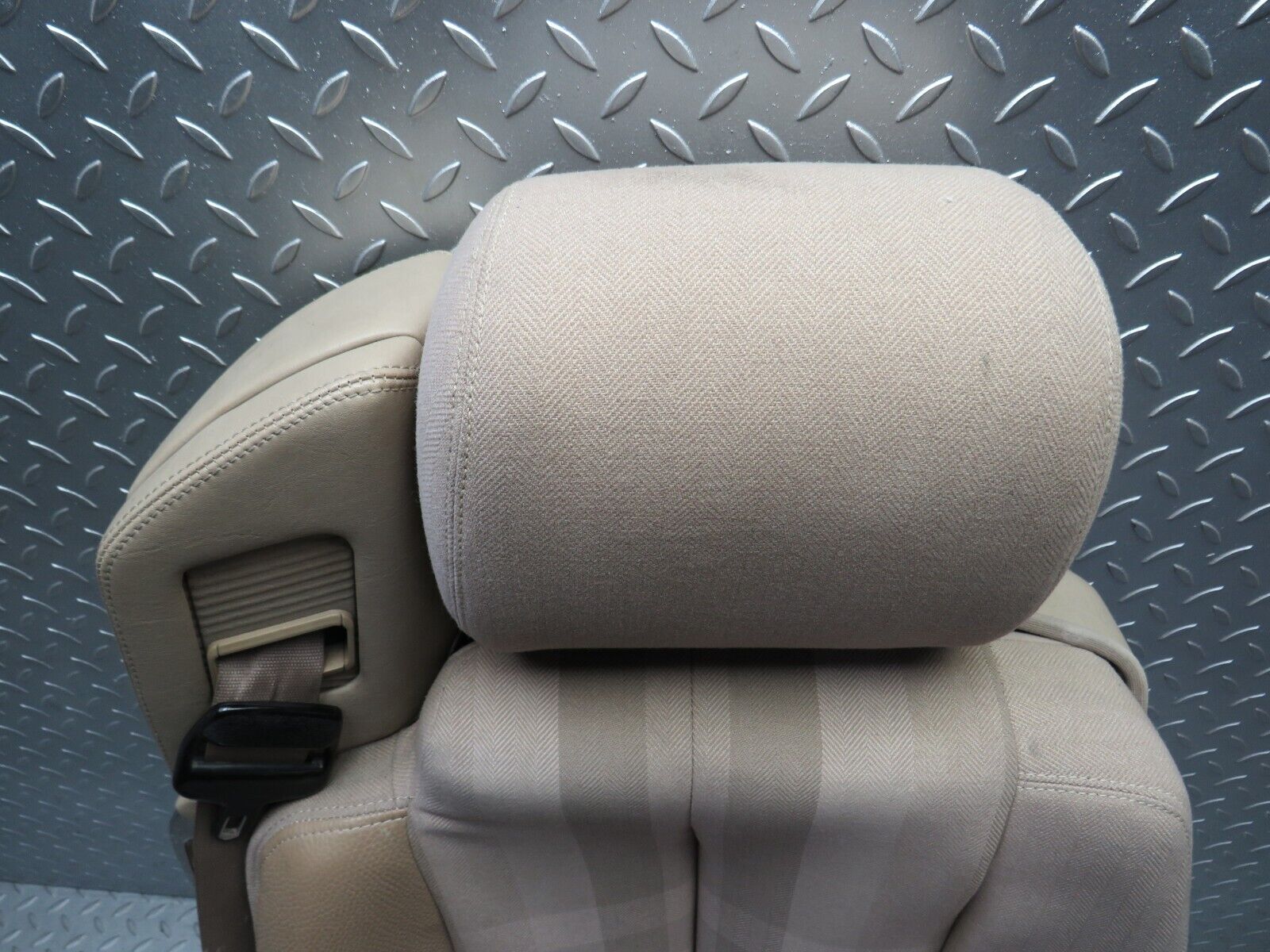 38319 Mercedes-Benz R129 280SL Coupe Electric Front Right Seat Beige