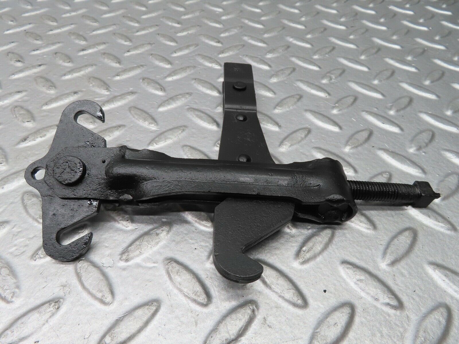 21026 Mercedes-Benz W114 250CE Coupe Handbrake Regulator