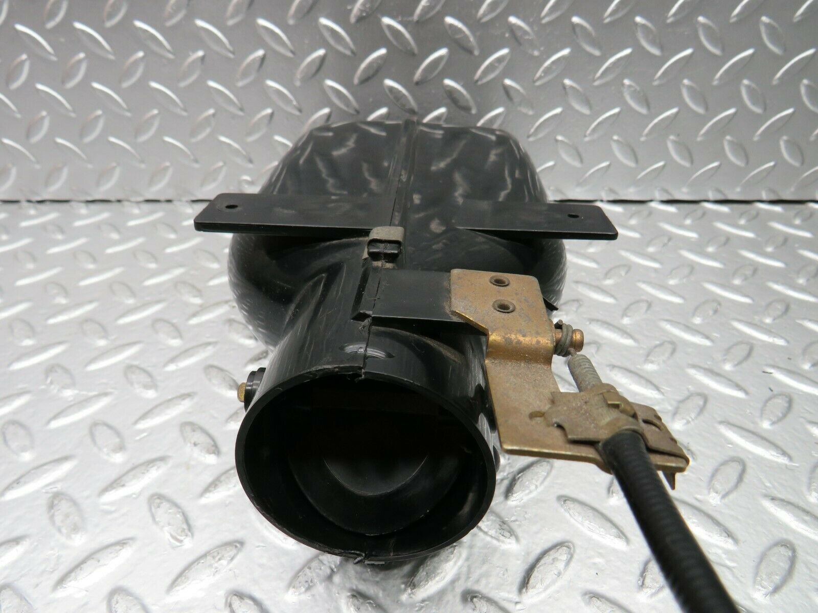 22685 Mercedes-Benz C107 450SLC Coupe Heater Air Duct