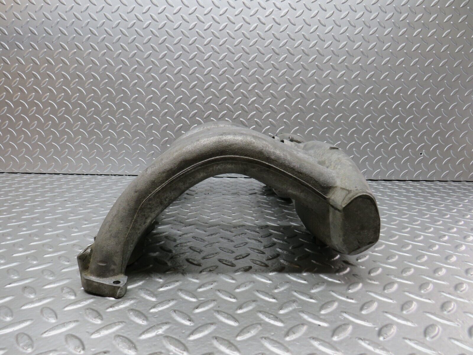 27718 Mercedes-Benz S124 300TE Wagon Air Intake Manifold 6061410901