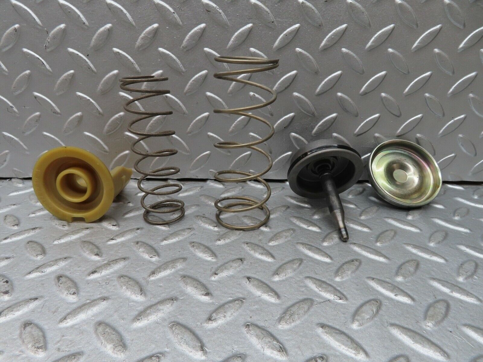 17846 Mercedes-Benz W123 230E Automatic Transmission Front Servo 1232770340