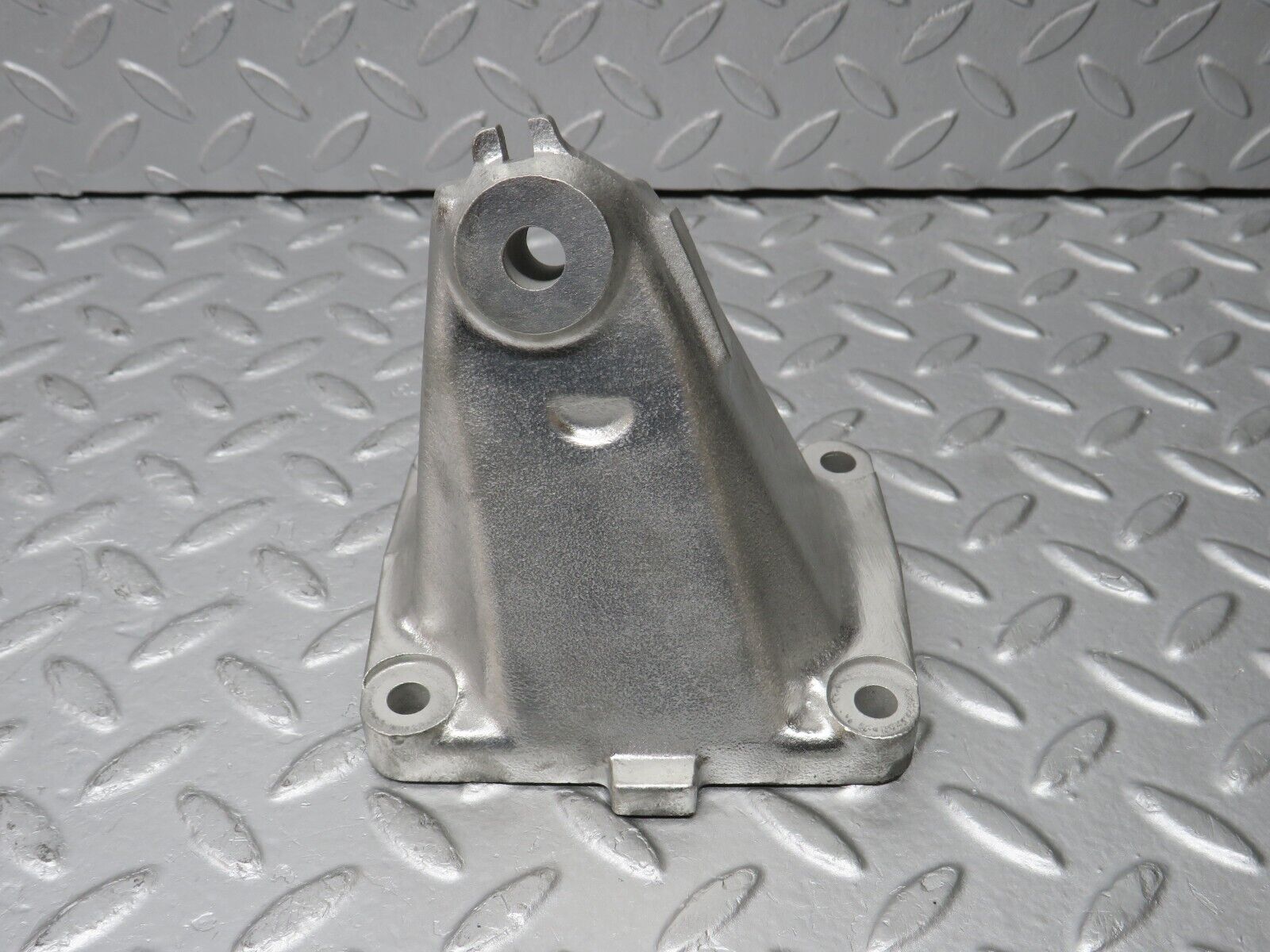 38627 Mercedes-Benz R129 280SL Coupe Engine Mount Bracket Right 1042230504