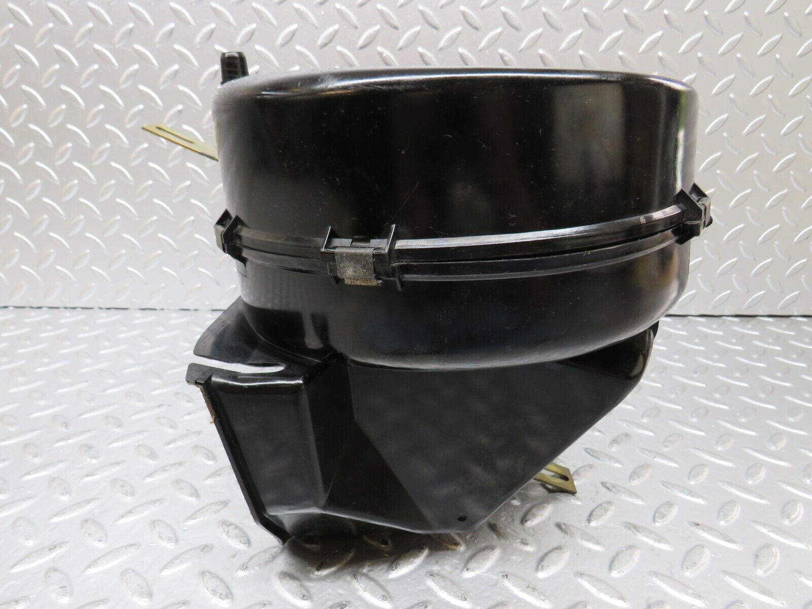 26224 Mercedes-Benz W116 450SEL Heater Blower Motor Housing
