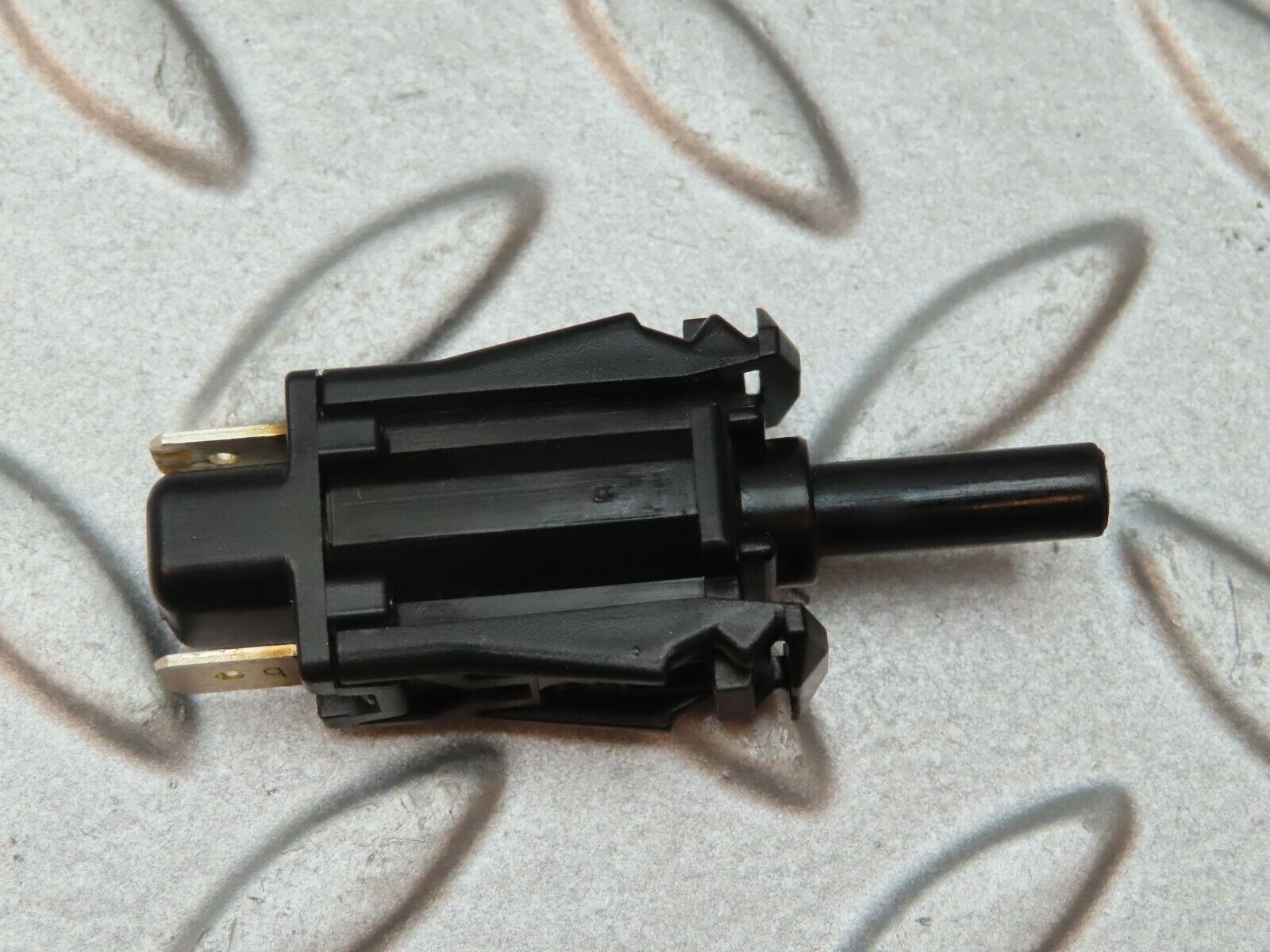 4207 Mercedes-Benz V123 240D LWB Door Contact Switch 0015458714