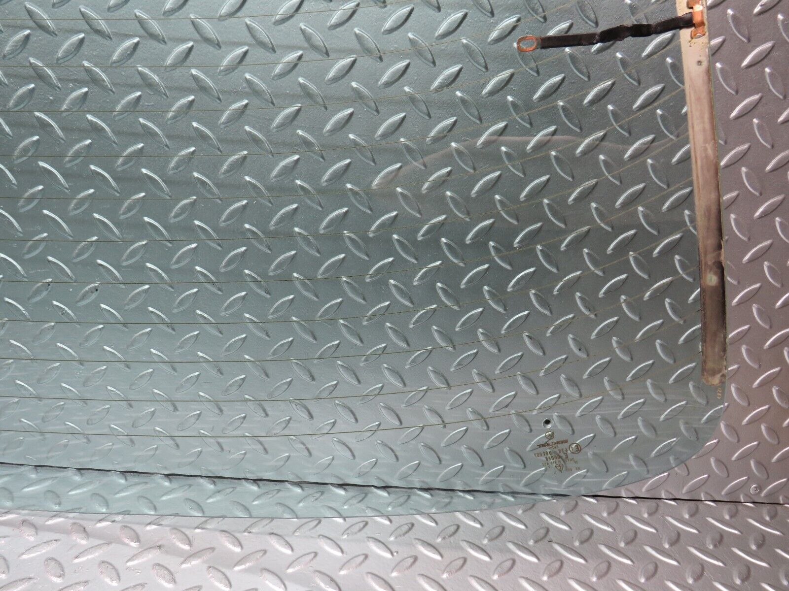 29820 Mercedes-Benz W123 230E Rear Heated Windscreen Glass