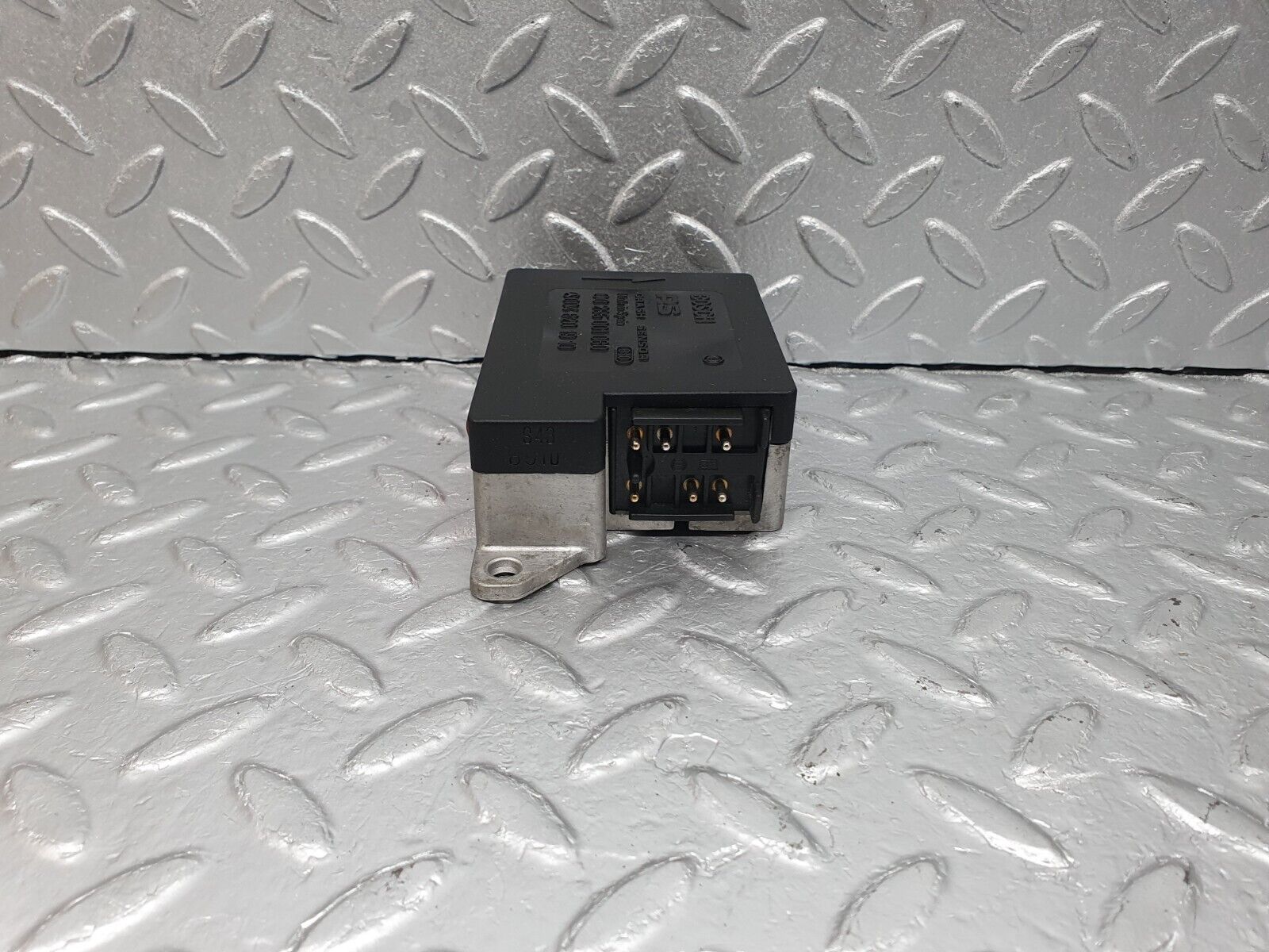 40880 Mercedes-Benz W126 300SE Crash Sensor 0048201910 0285001060