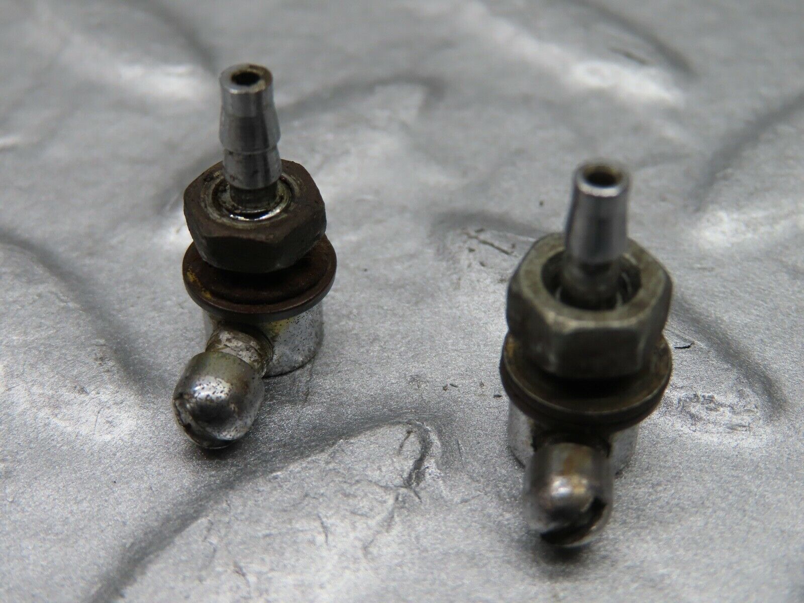 19817 Mercedes-Benz W121 190b Ponton Windscreen Washer Nozzle