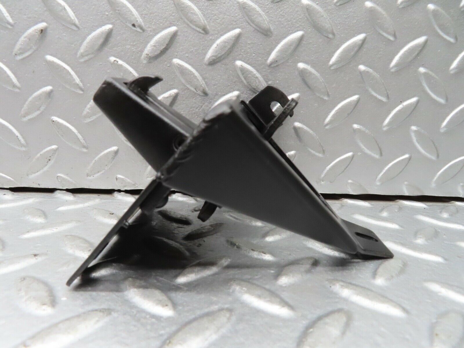 19002 Mercedes-Benz W121 190b Ponton Bonnet Lock Lower