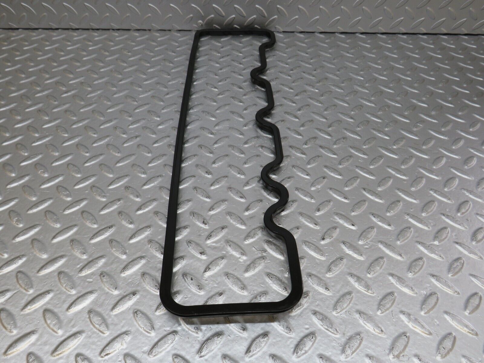 34527 Mercedes-Benz C126 380SEC Coupe Valve Cover Gasket Right