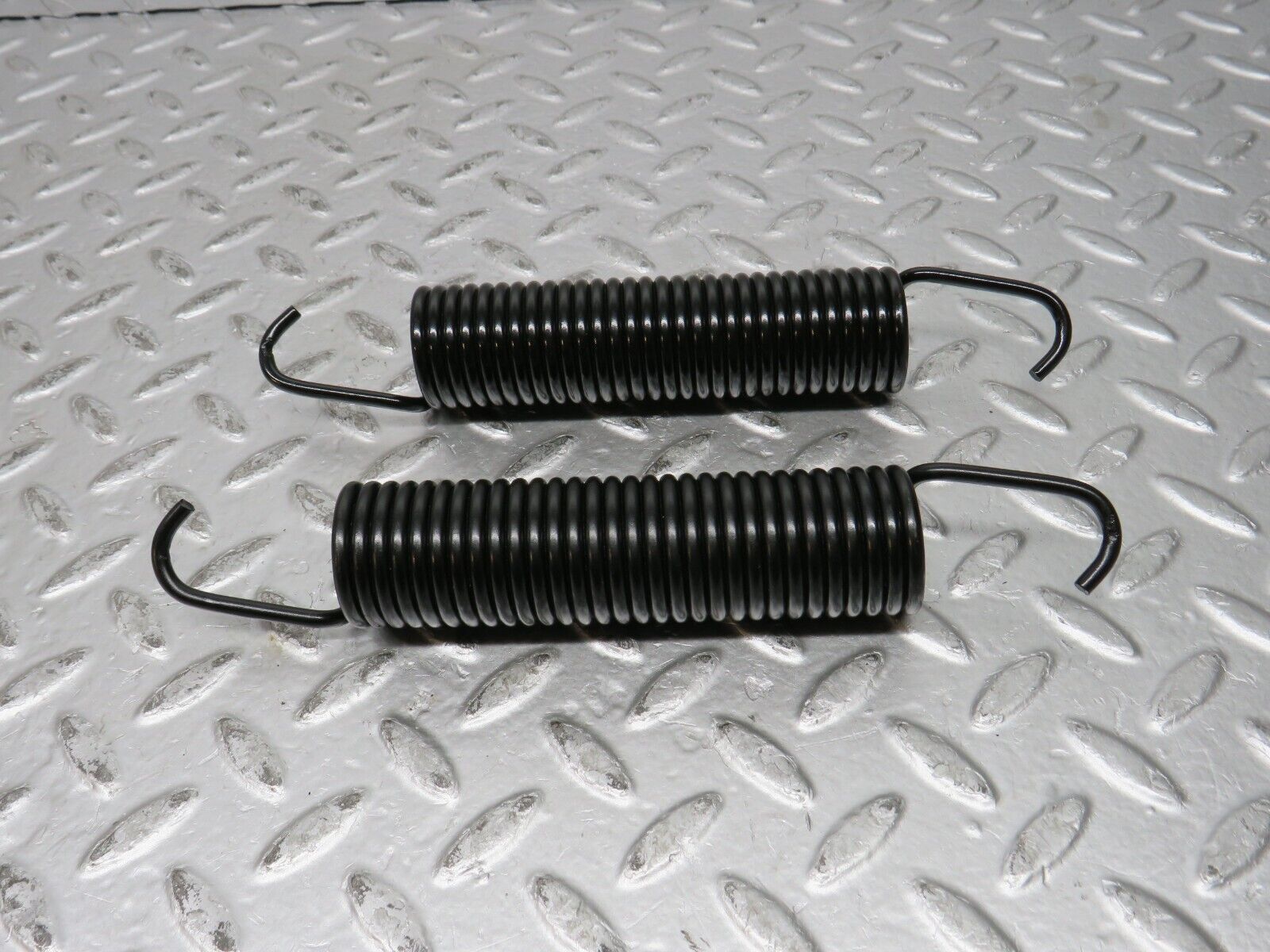 31992 Mercedes-Benz W123 230E Trunk Lid Hinge Spring Pair