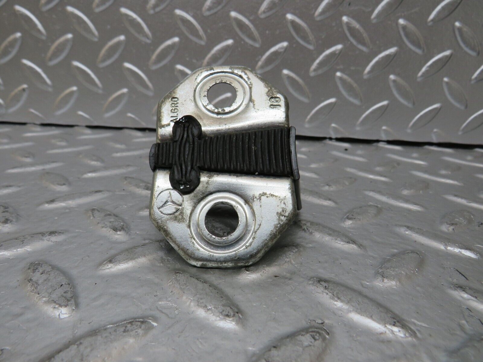 25049 Mercedes-Benz W140 S320 Door Lock Latch Right Side