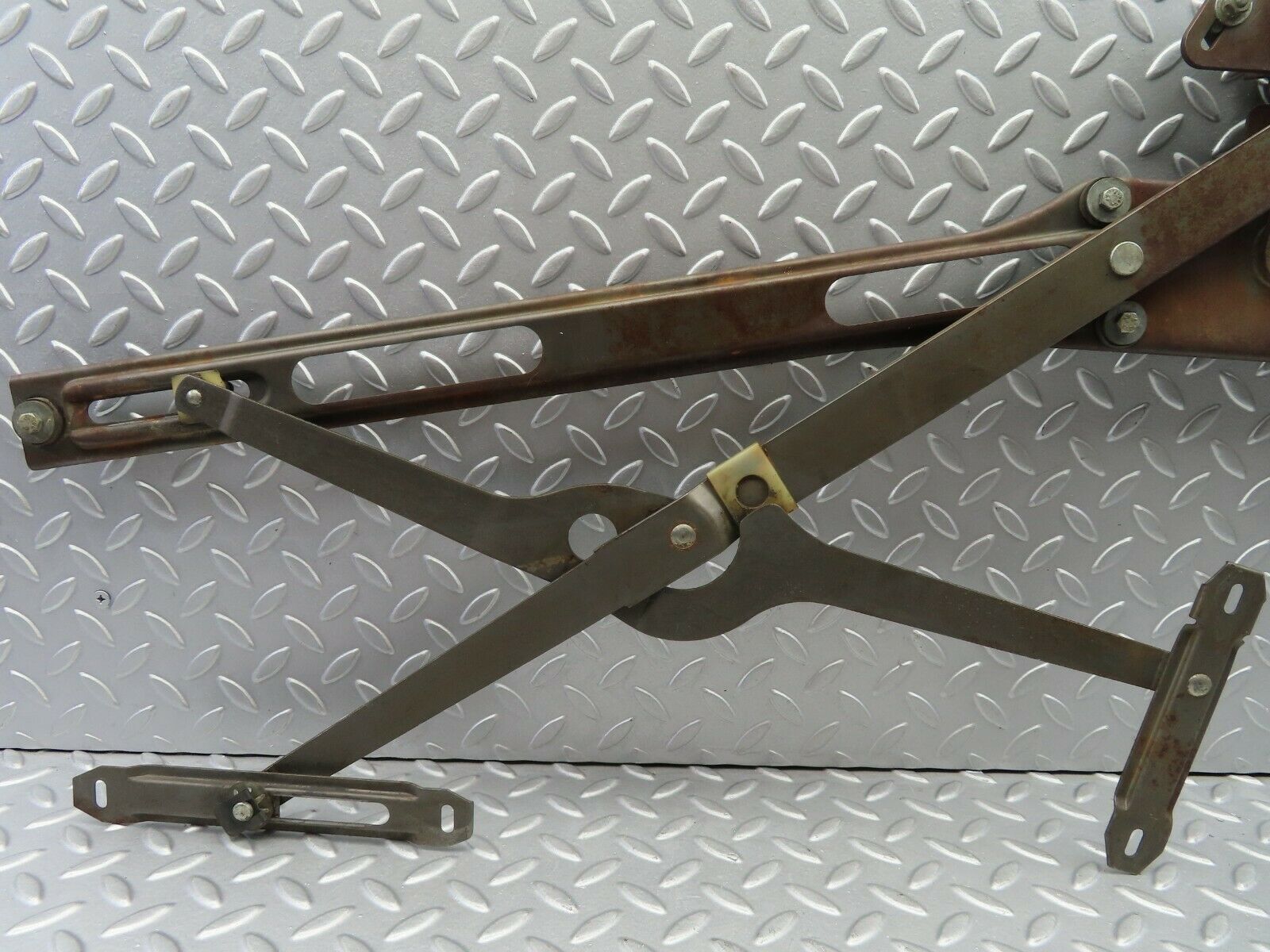 7168 Mercedes-Benz C107 350SLC Coupe Front Left Power Window Regulator