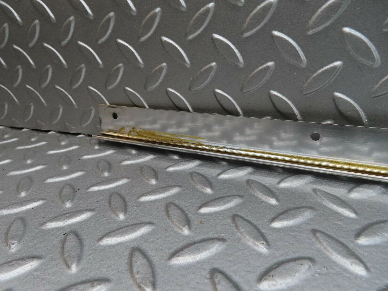 14320 Mercedes-Benz W116 350SE Roof Chrome Moulding Trim Left Side