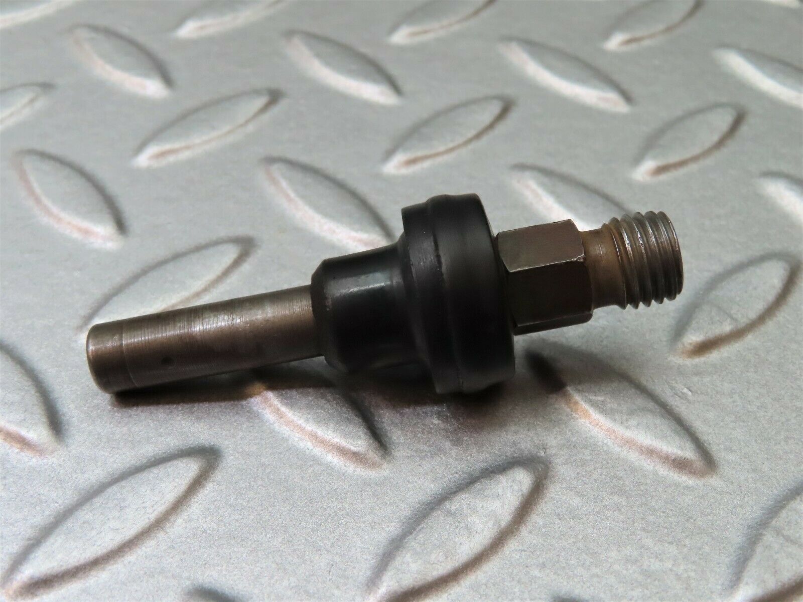 4423 Mercedes-Benz W123 230E Fuel Injector Bosch 0437502010