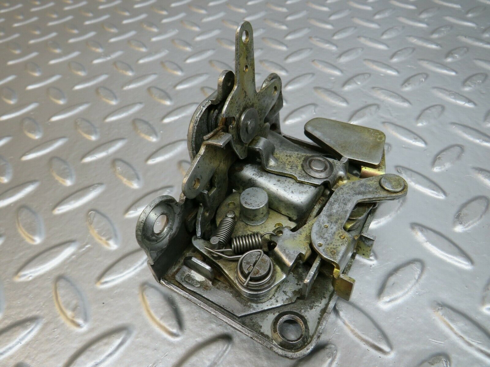 24572 Mercedes-Benz W108 Rear Left Door Lock Mechanism