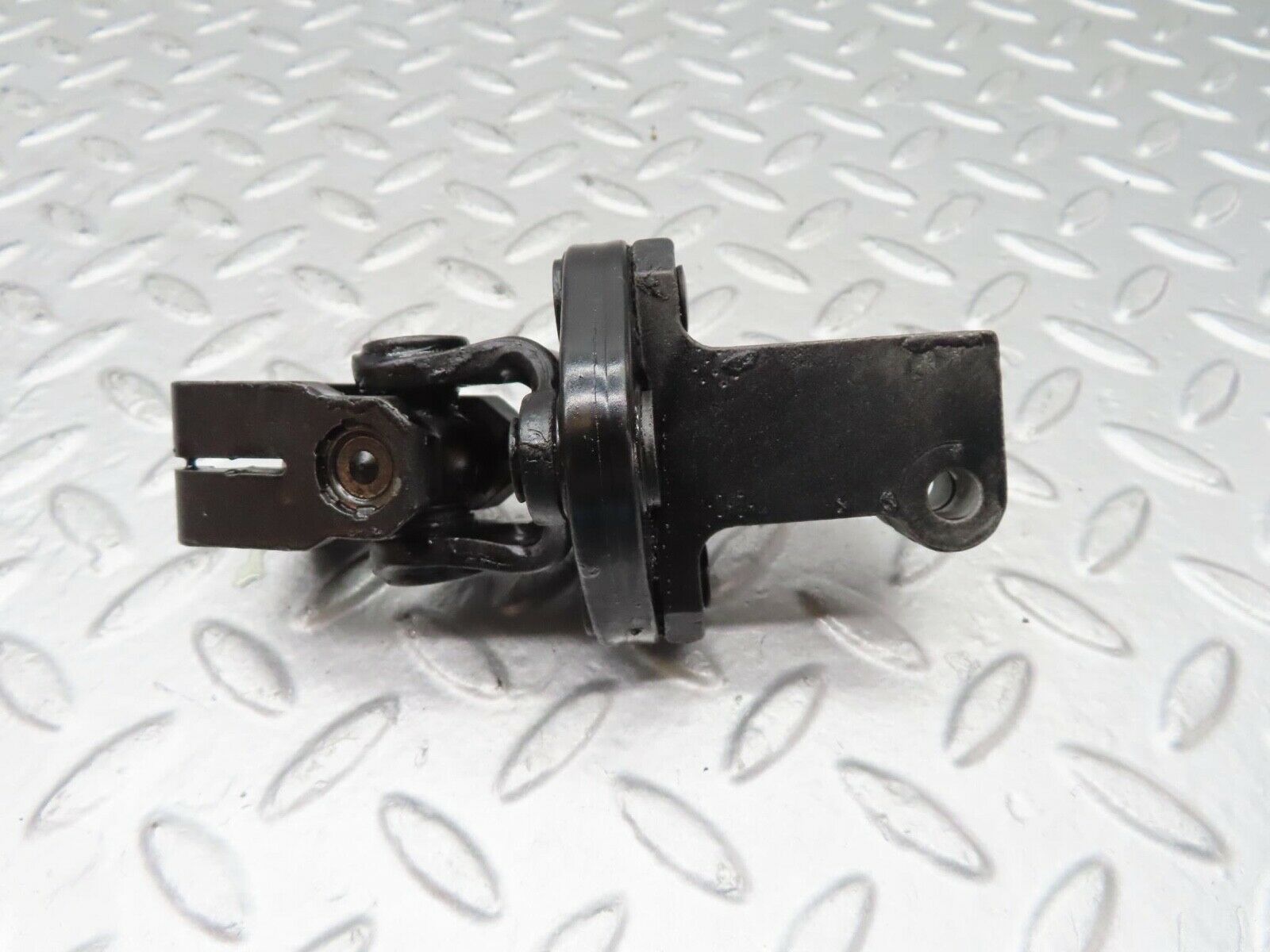 15122 Mercedes-Benz W140 S320 Steering Column Joint 2104620046