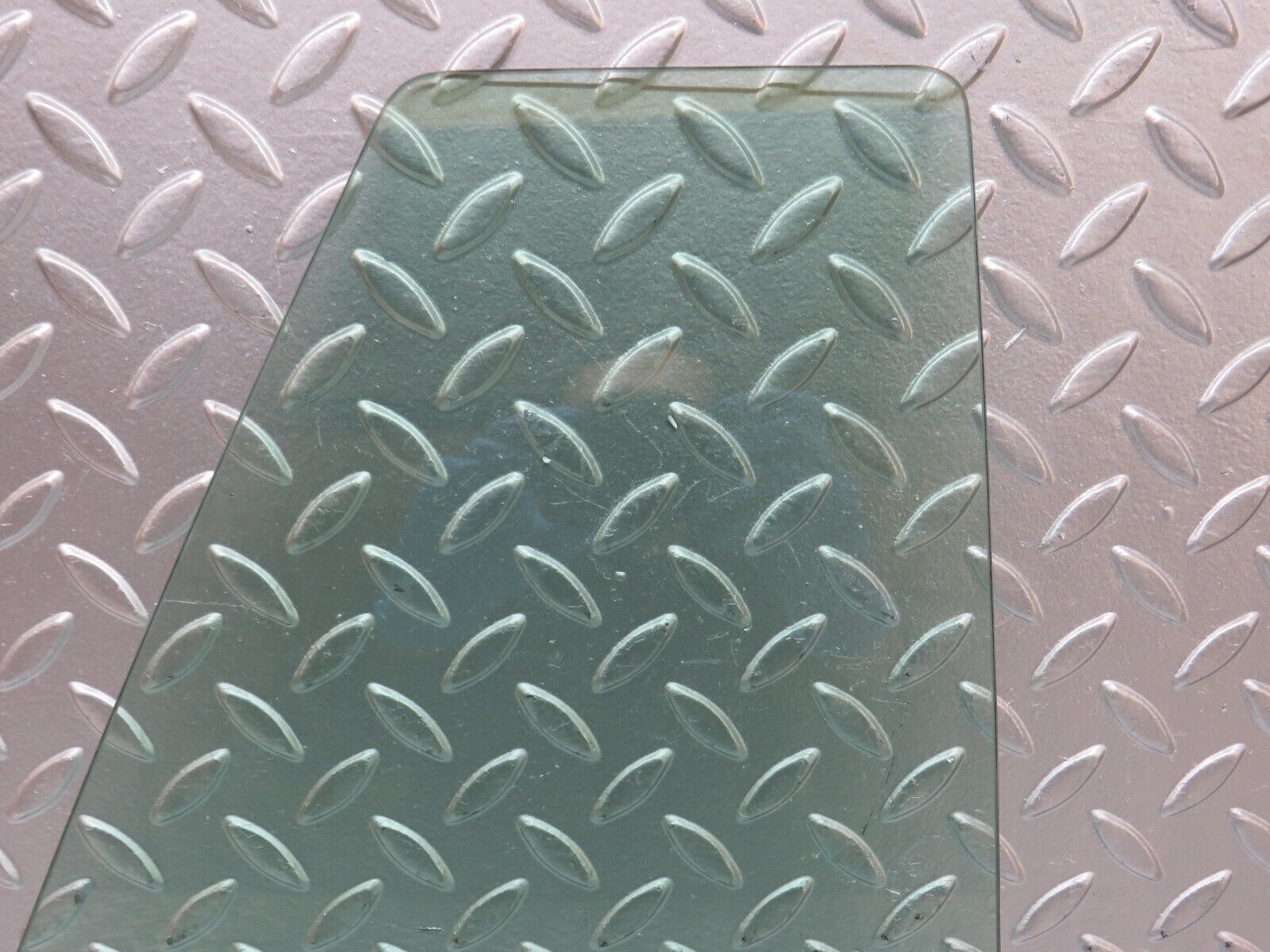 27638 Mercedes-Benz S124 300TE Wagon Rear Right Quarter Window Glass