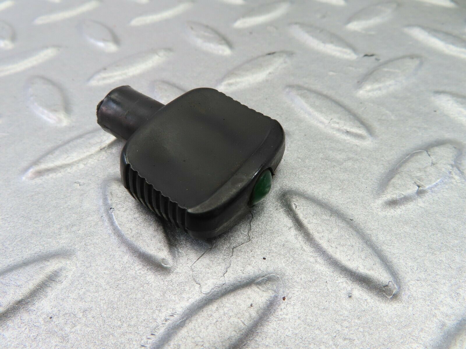 7981 Mercedes-Benz W115 220D Headlight Switch