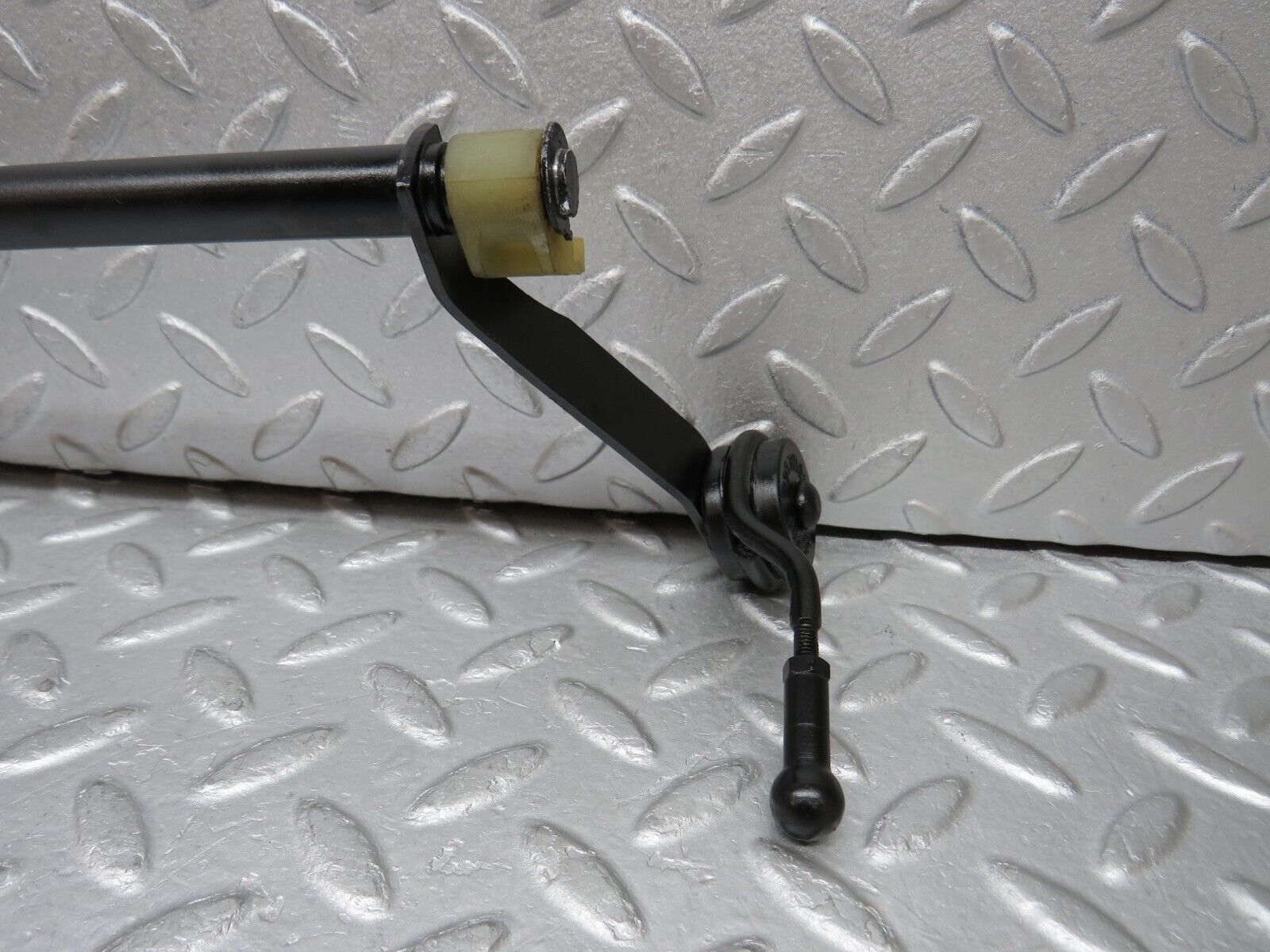 37482 Mercedes-Benz W109 300SEL Accelerator Pedal Linkage