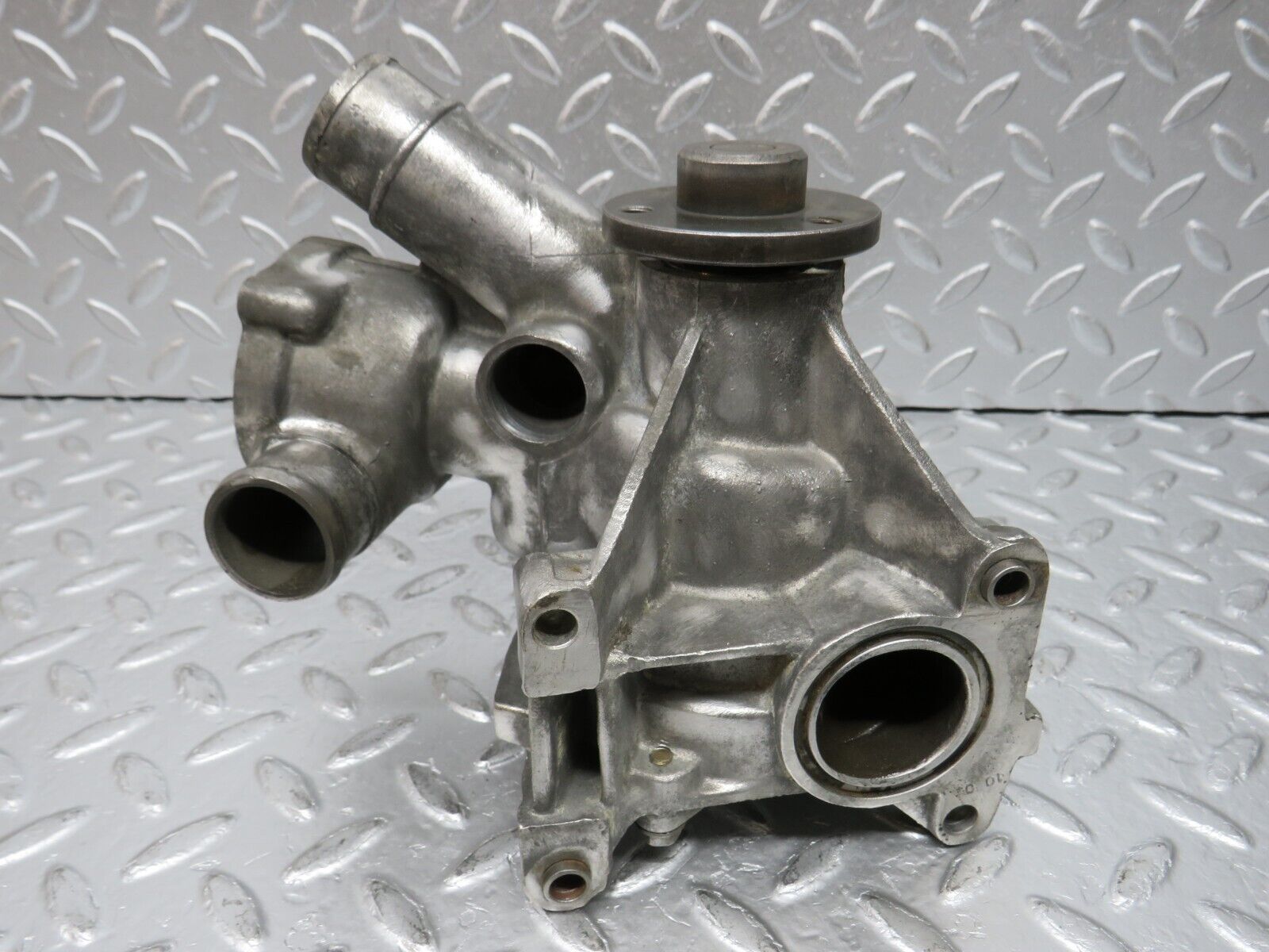 32616 Mercedes-Benz S124 300TE Wagon Water Pump
