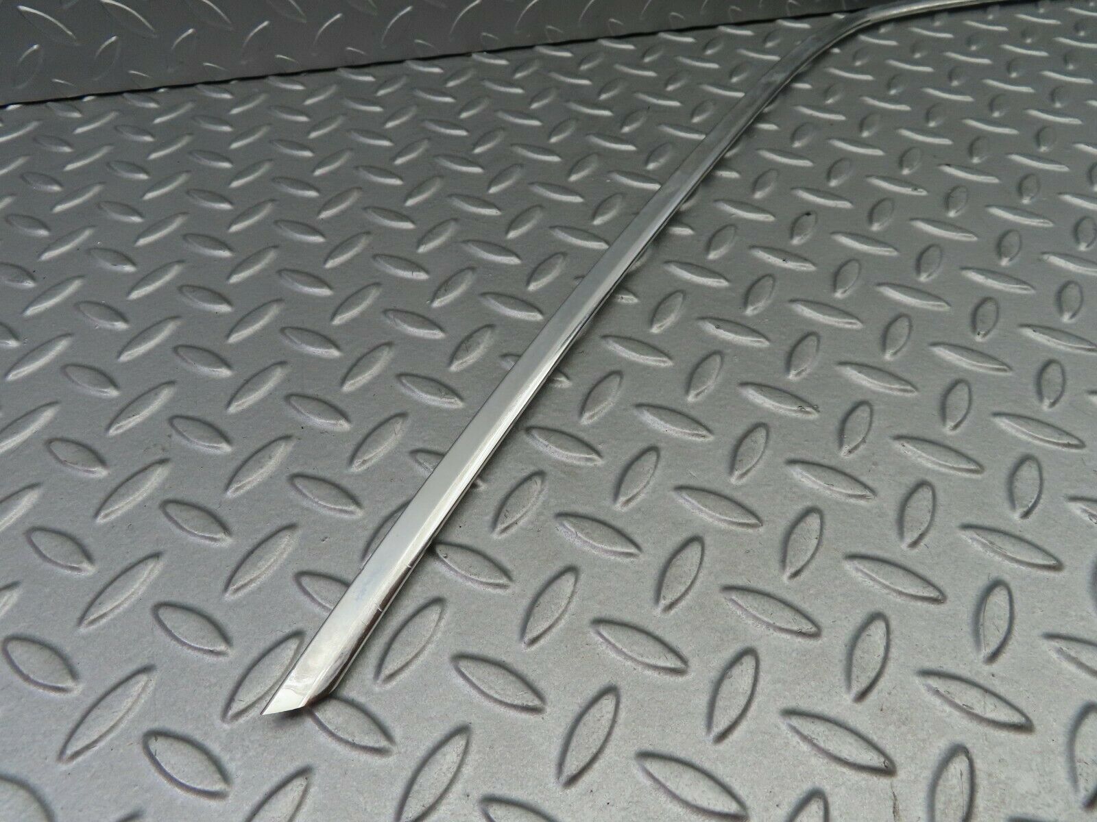 6212 Mercedes-Benz W126 380SE Door Chrome Window Frame Rear Left