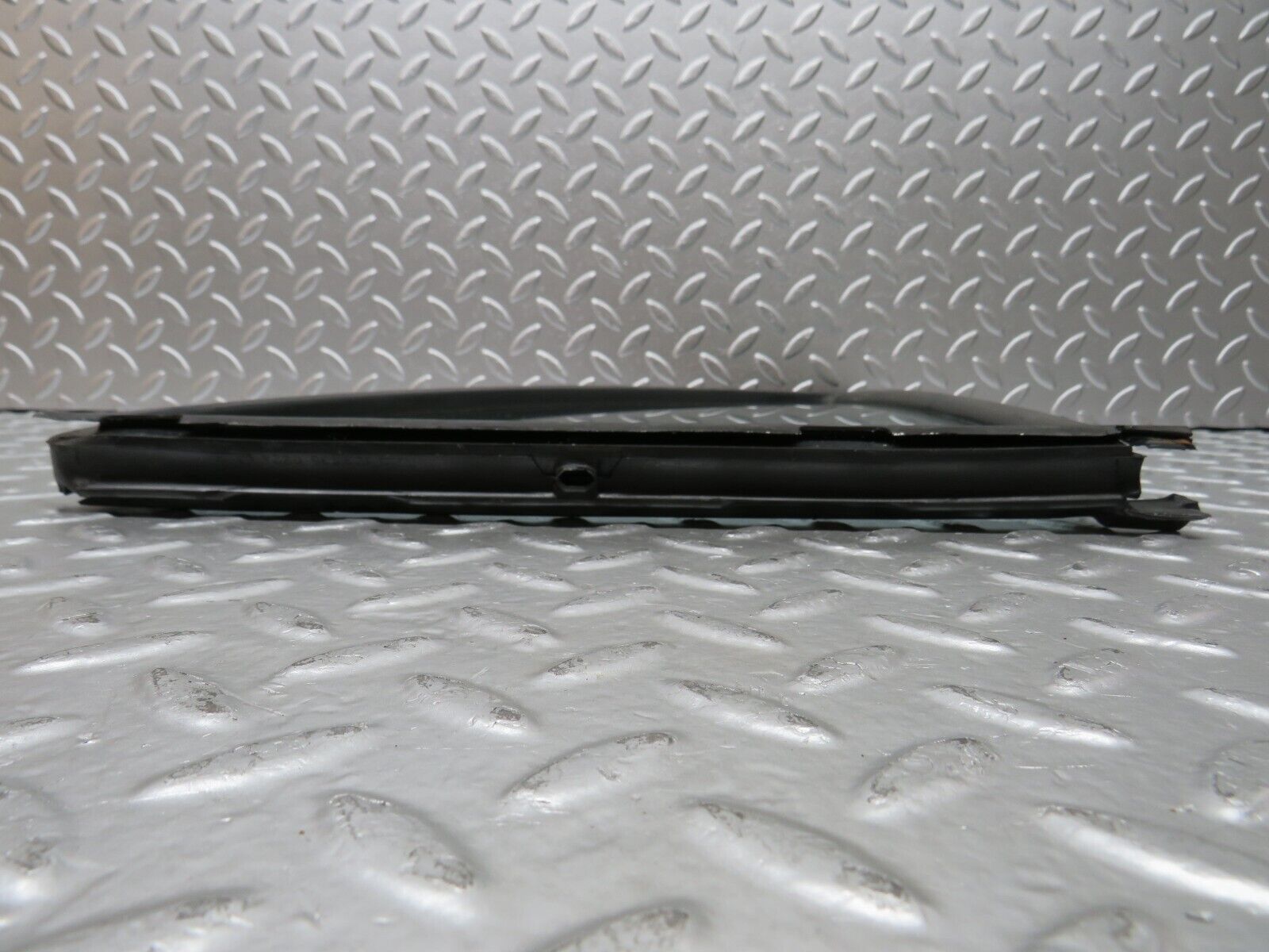 26830 Mercedes-Benz W123 240D Rear Right Quarter Glass