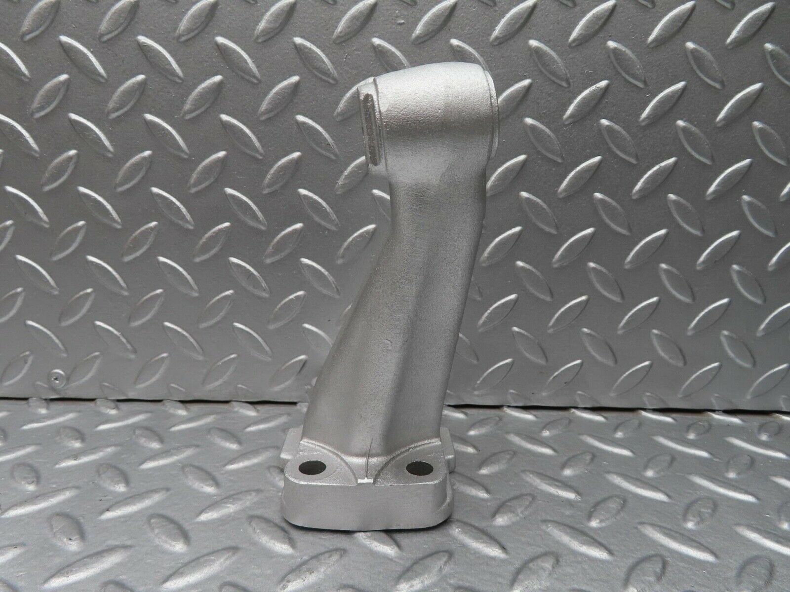 14071 Mercedes-Benz C107 280SLC Engine Mount Bracket 1802233804